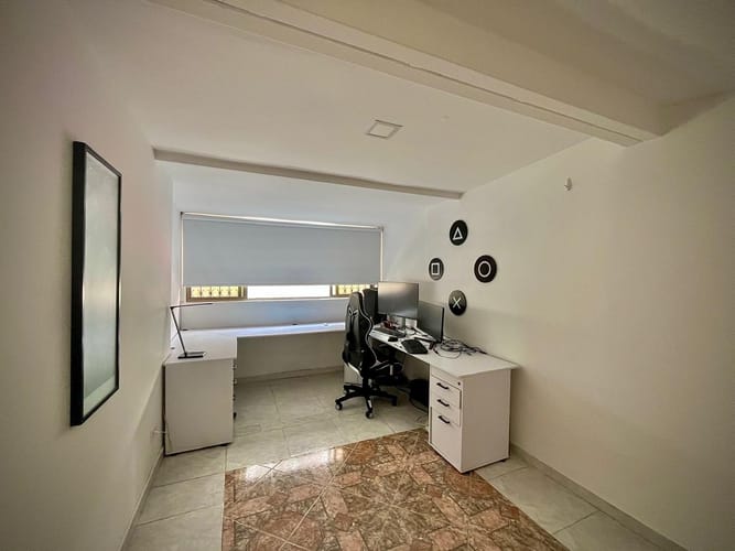 Casa de 6 alcobas en venta en Calambeo, Ibagué, 265 m² · foto 2 de 2