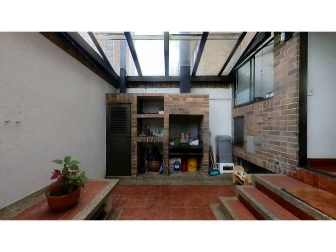 Casa de 4 alcobas en venta en Parques De Lorena, Bogotá, 152 m² · foto 7 de 16
