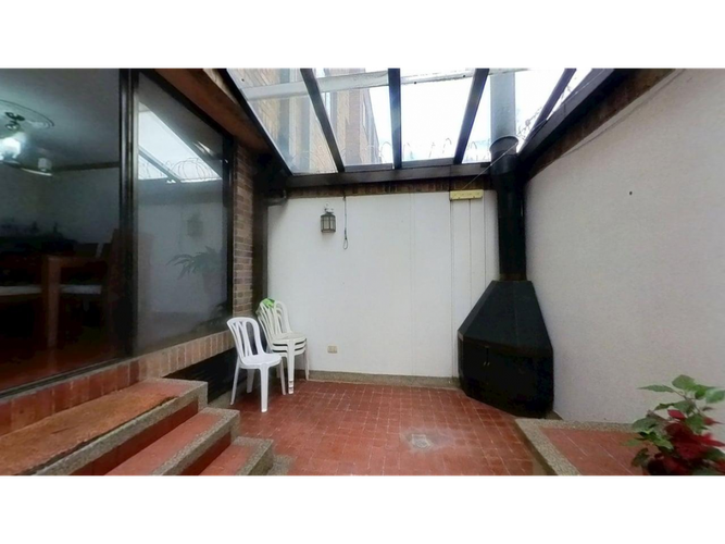 Casa de 4 alcobas en venta en Parques De Lorena, Bogotá, 152 m² · foto 8 de 16
