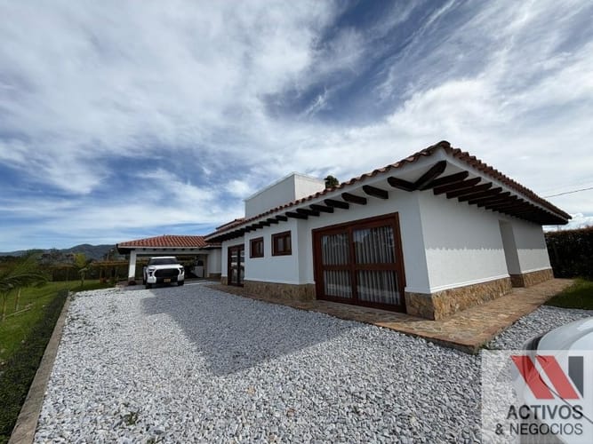 Casa de 3 alcobas en venta en El Carmen De Viboral, El Carmen de Viboral · foto 3 de 4