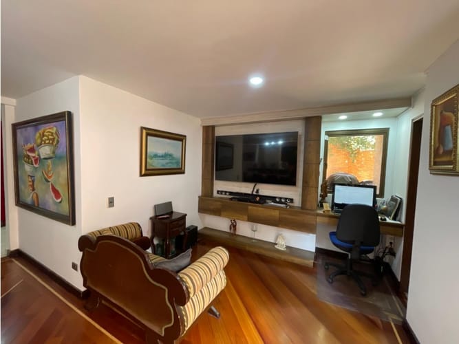 Apartamento en venta en Los Rosales, Bogotá · foto 8 de 24