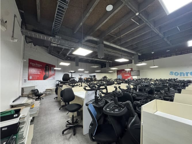 Oficina en arriendo en Shellmar, Medellín, 1500 m² · foto 14 de 24