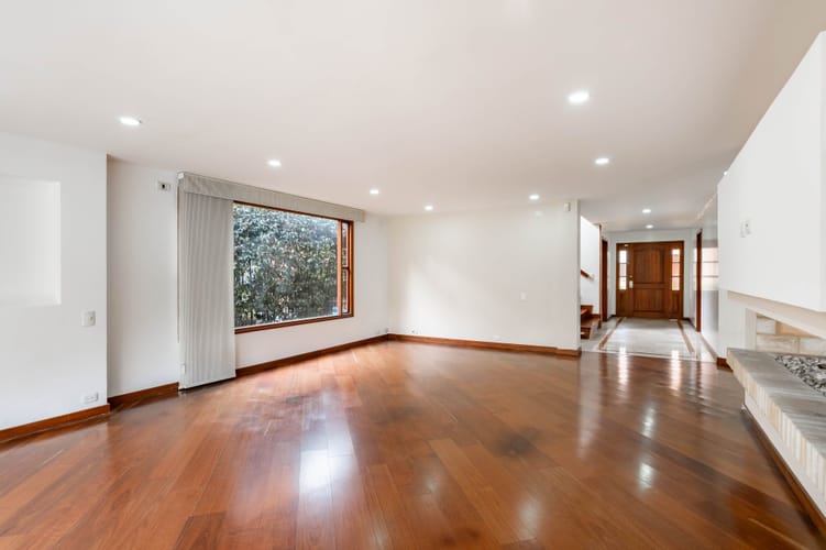 Casa en venta en San Jose De Bavaria, Bogotá · foto 2 de 20