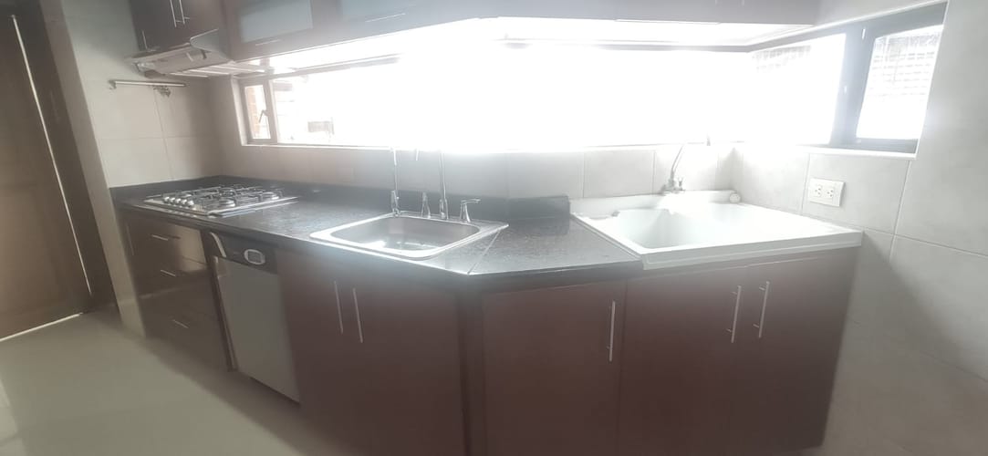 Apartamento en venta en Santa Barbara Central, Bogotá · foto 16 de 24