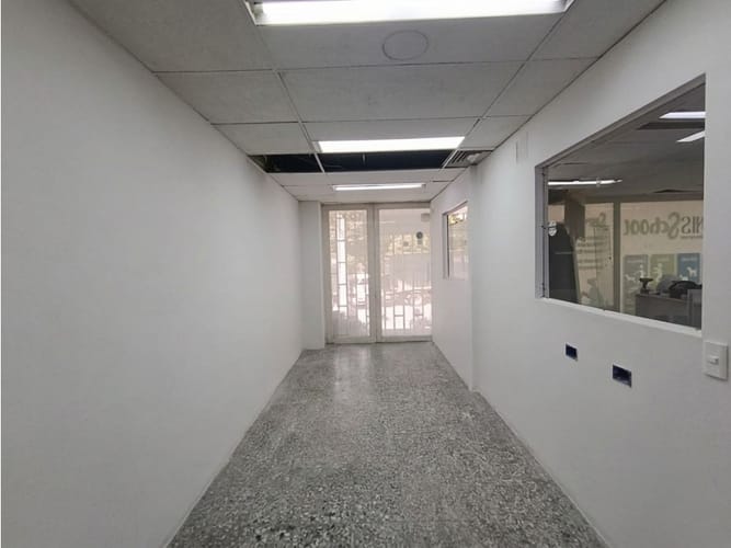 Local en venta en Prados De Sabaneta, Sabaneta, 133 m² · foto 3 de 9
