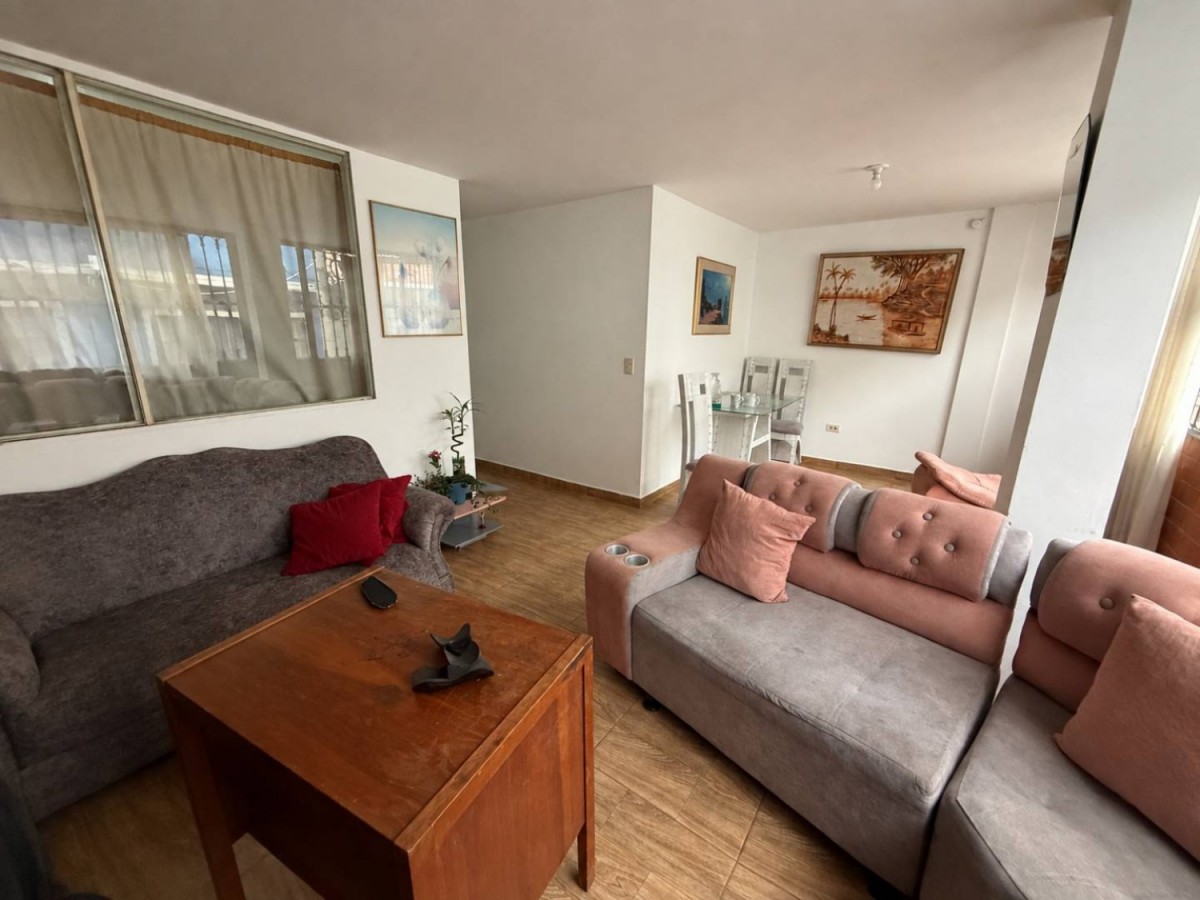 Casa en venta en La Gaitana Oriental, Bogotá · foto 3 de 24