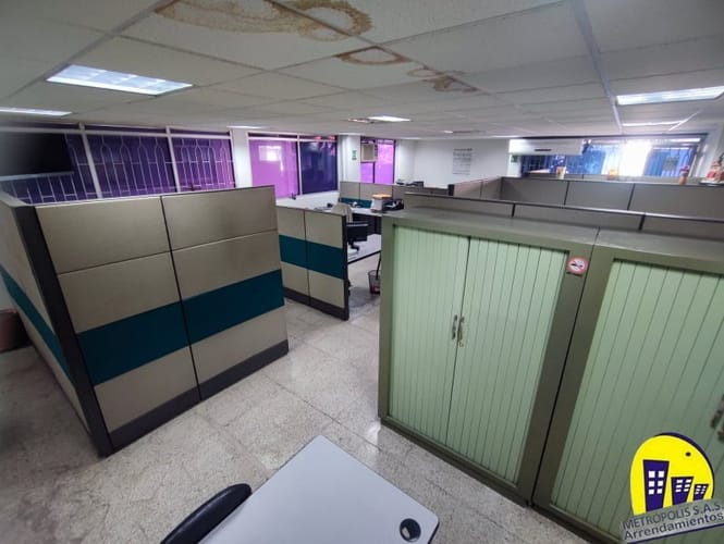 Oficina en arriendo en Popular, Medellín, 100 m² · foto 2 de 24