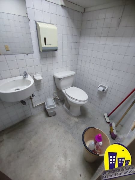 Oficina en arriendo en Popular, Medellín, 100 m² · foto 8 de 24