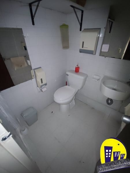 Oficina en arriendo en Popular, Medellín, 100 m² · foto 14 de 24