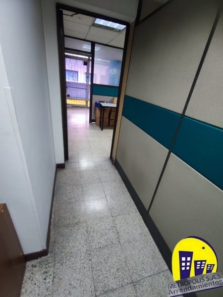 Oficina en arriendo en Popular, Medellín, 100 m² · foto 23 de 24