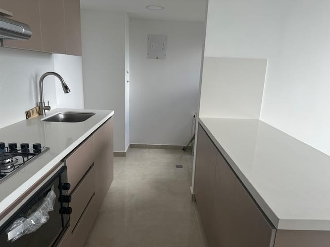 Apartamento de 3 alcobas en venta en Maria Auxiliadora, Sabaneta, 55 m² · foto 7 de 19