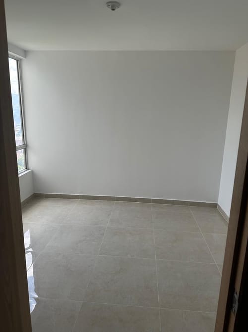 Apartamento de 3 alcobas en venta en Maria Auxiliadora, Sabaneta, 55 m² · foto 3 de 19