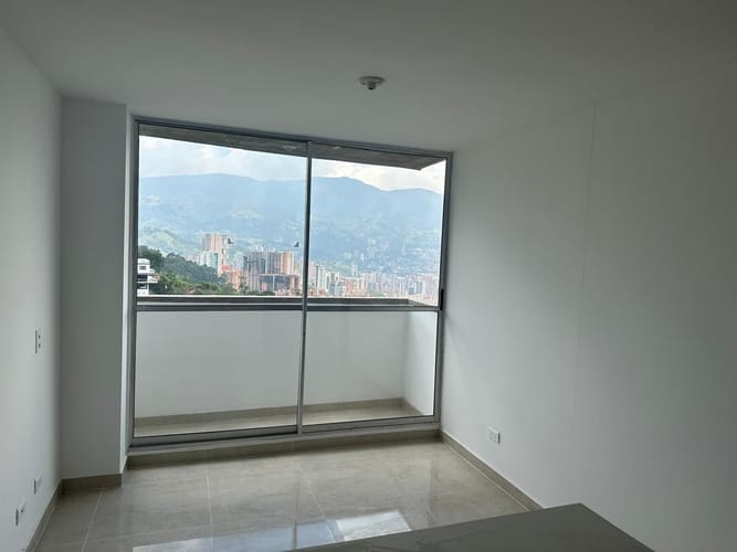 Apartamento de 3 alcobas en venta en Maria Auxiliadora, Sabaneta, 55 m² · foto 8 de 19