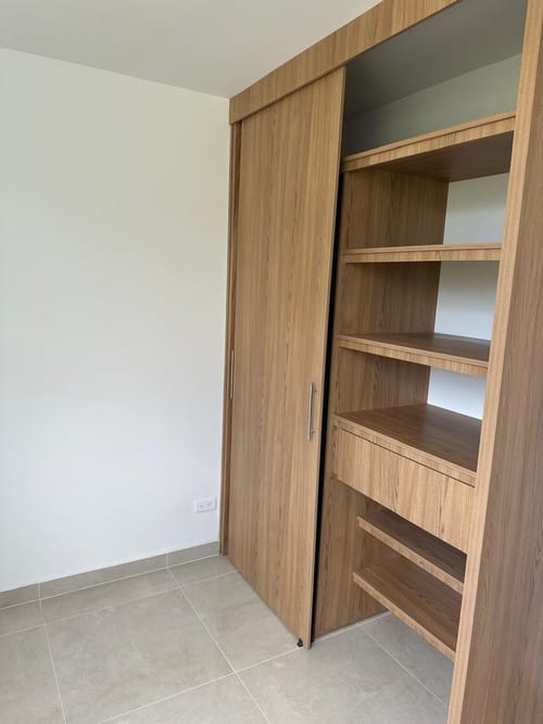 Apartamento de 3 alcobas en venta en Maria Auxiliadora, Sabaneta, 55 m² · foto 12 de 19