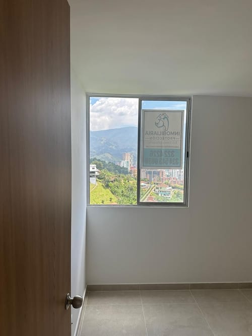 Apartamento de 3 alcobas en venta en Maria Auxiliadora, Sabaneta, 55 m² · foto 17 de 19