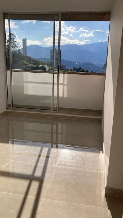 Apartamento de 3 alcobas en venta en Maria Auxiliadora, Sabaneta, 55 m² · foto 11 de 19