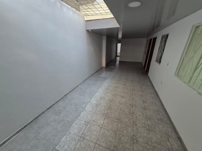 Casa de 7 alcobas en arriendo en San Francisco, Bucaramanga, 195 m² · foto 2 de 19