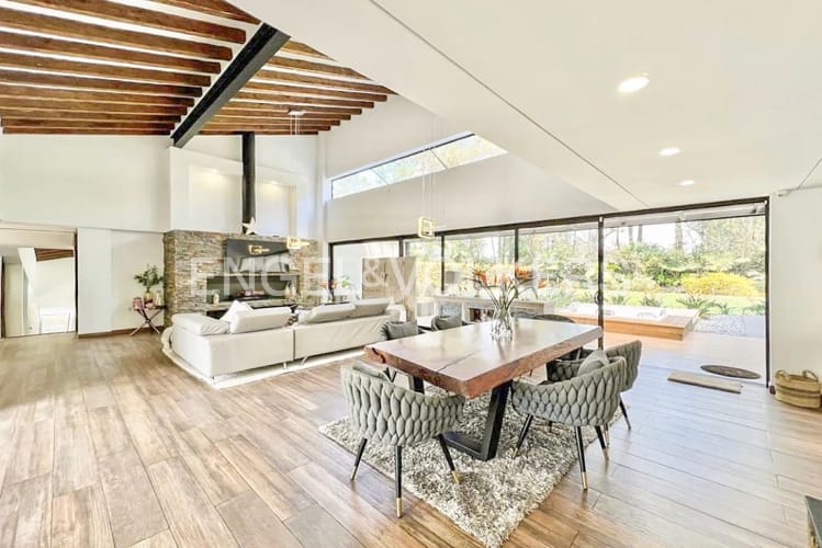 Casa de 5 alcobas en venta en Guayabito, Rionegro, 450 m² · foto 2 de 9