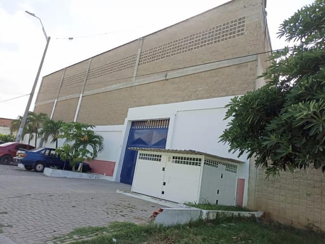 Bodega en venta en San Salvador, Barranquilla, 1240 m² · foto 3 de 24