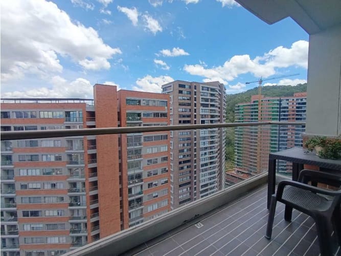 Apartamento de 3 alcobas en arriendo en Altos Del Poblado, Medellín, 90 m² · foto 8 de 22
