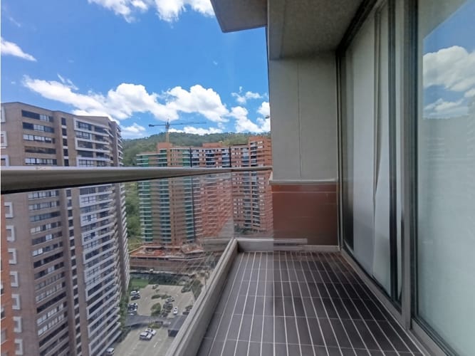 Apartamento de 3 alcobas en arriendo en Altos Del Poblado, Medellín, 90 m² · foto 17 de 22