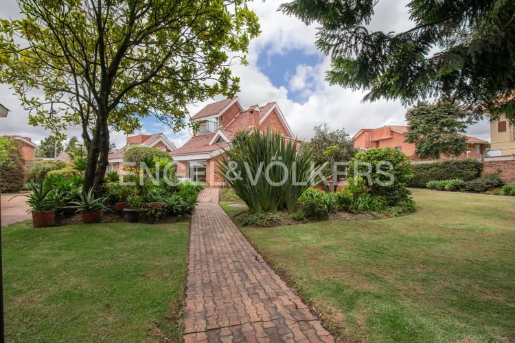 Casa de 5 alcobas en venta en San Jose De Bavaria, Bogotá, 700 m² · foto 18 de 20