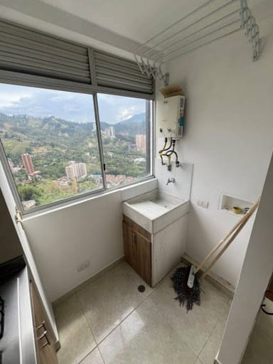 Apartamento de 3 alcobas en arriendo en Aves Maria, Sabaneta, 67 m² · foto 3 de 11