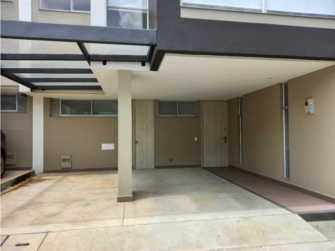 Casa de 3 alcobas en venta en Llano Grande, Rionegro, 162 m² · foto 5 de 24