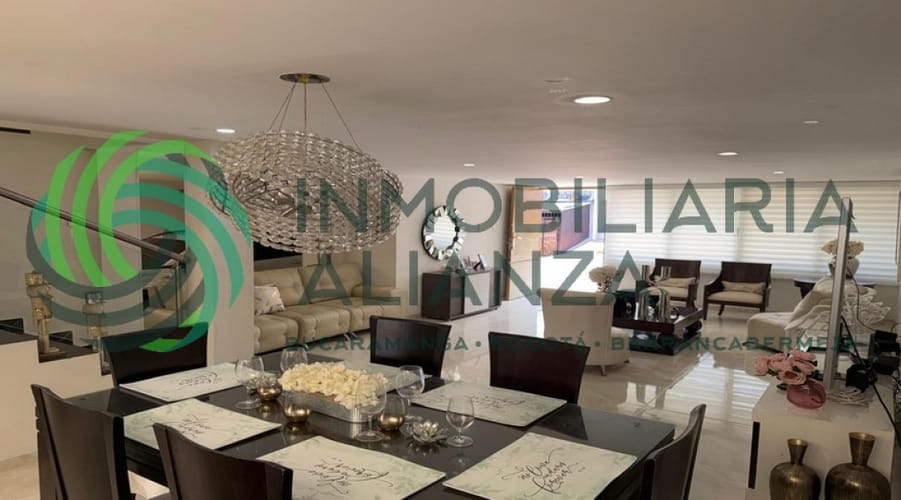 Casa de 6 alcobas en venta en Urbanizacion Diamante Ii Etapa, Bucaramanga, 400 m² · foto 4 de 20
