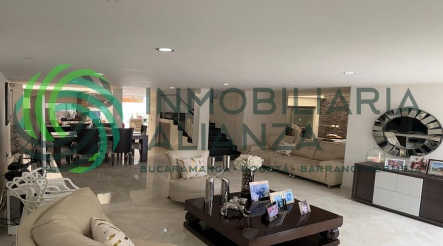 Casa de 6 alcobas en venta en Urbanizacion Diamante Ii Etapa, Bucaramanga, 400 m² · foto 5 de 20