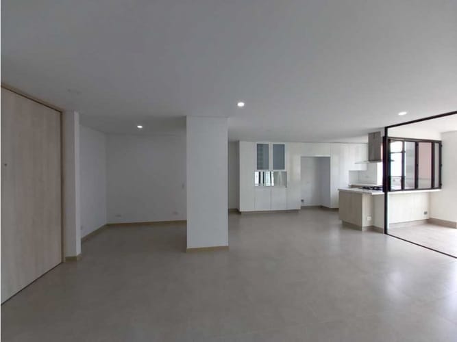 Apartamento de 3 alcobas en arriendo en Loma De Las Brujas, Envigado, 147 m² · foto 9 de 22