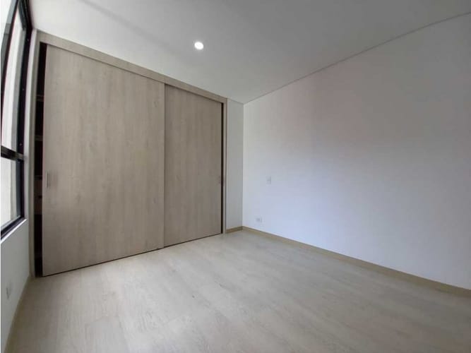 Apartamento de 3 alcobas en arriendo en Loma De Las Brujas, Envigado, 147 m² · foto 13 de 22