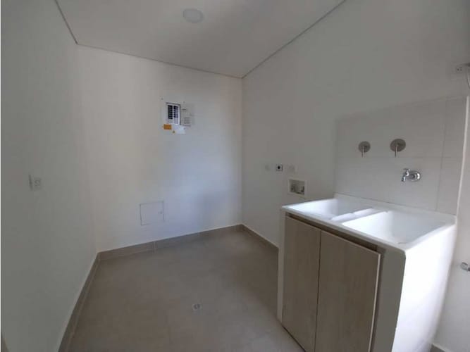 Apartamento de 3 alcobas en arriendo en Loma De Las Brujas, Envigado, 147 m² · foto 21 de 22