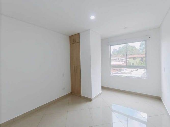 Apartamento de 3 alcobas en venta en Centro, Rionegro, 101 m² · foto 3 de 20