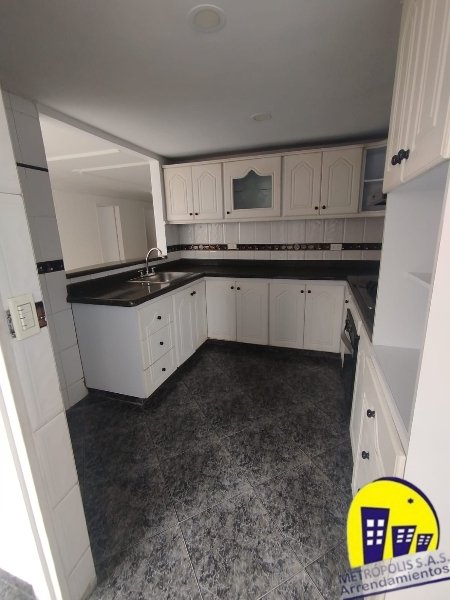 Apartamento en venta en Suramericana, Medellín · foto 2 de 21