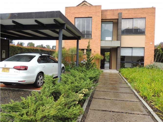 Casa de 3 alcobas en venta en Santa Isabel, La Calera, 280 m² · foto 2 de 24