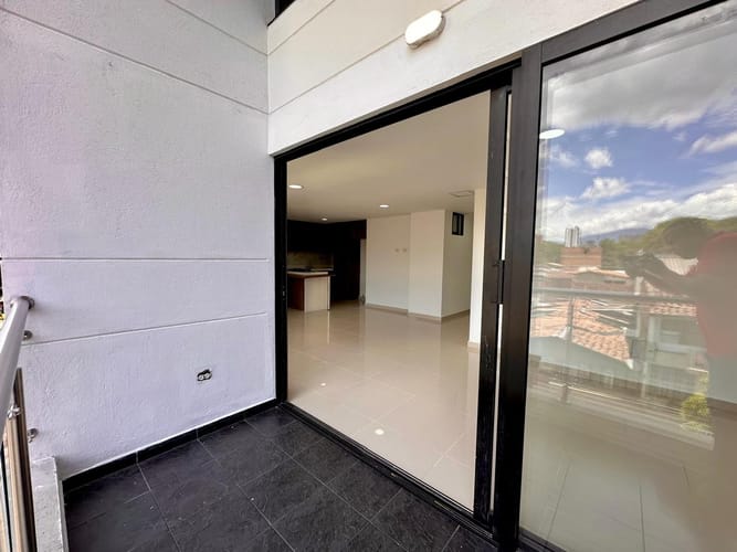 Apartamento de 3 alcobas en arriendo en Estadio, Medellín, 106 m² · foto 3 de 19