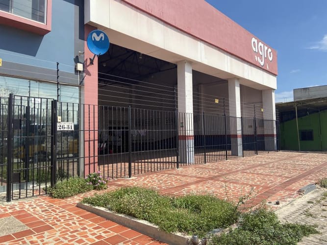Bodega en arriendo en Los Olivos I, Barranquilla, 390 m² · foto 2 de 6