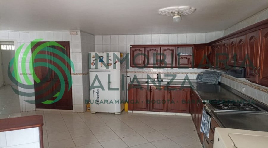 Casa de 6 alcobas en venta en Cabecera Del Llano, Bucaramanga, 235 m² · foto 13 de 20