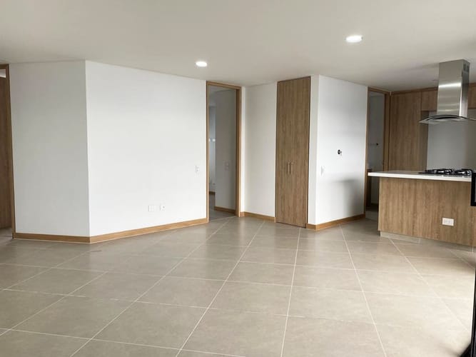 Apartamento de 3 alcobas en arriendo en El Poblado, Medellín, 111 m² · foto 6 de 18