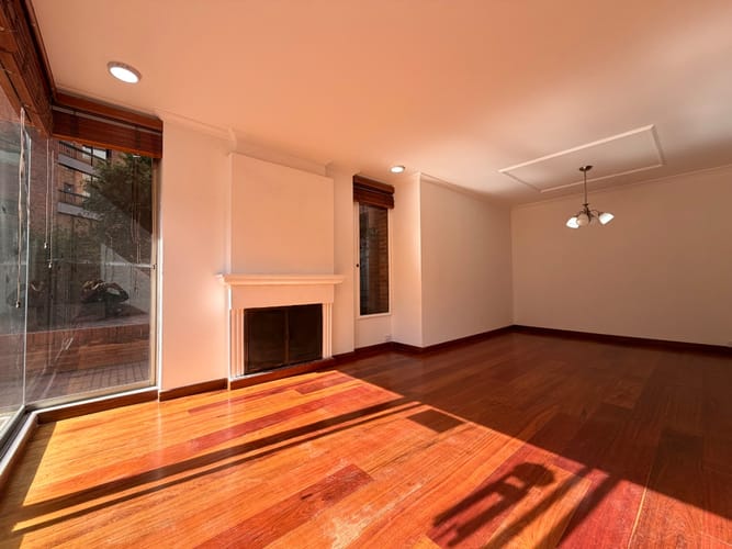Apartamento de 2 alcobas en venta en Santa Paula, Bogotá, 95 m² · foto 2 de 17