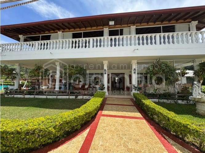 Finca en venta en Monta�Ita, Copacabana, 500 m² · foto 3 de 24