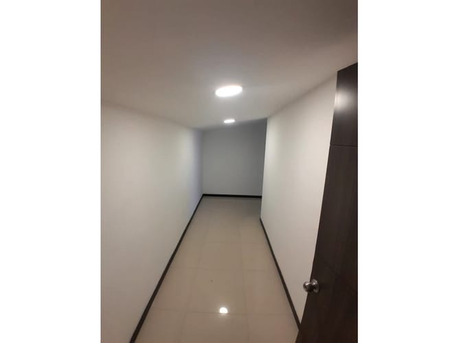 Oficina en venta en Niquia, Bello, 49 m² · foto 3 de 5