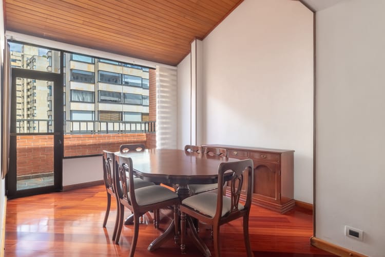 Apartamento de 4 alcobas en venta en Los Rosales, Bogotá, 195 m² · foto 7 de 20
