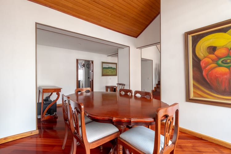 Apartamento de 4 alcobas en venta en Los Rosales, Bogotá, 195 m² · foto 8 de 20