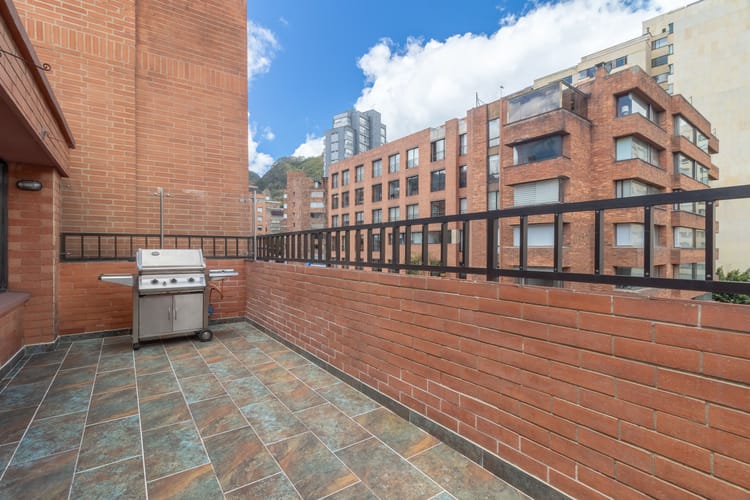 Apartamento de 4 alcobas en venta en Los Rosales, Bogotá, 195 m² · foto 12 de 20