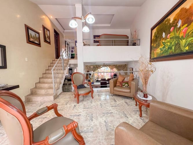 Casa de 6 alcobas en venta en La Floresta, Bucaramanga, 320 m² · foto 2 de 22