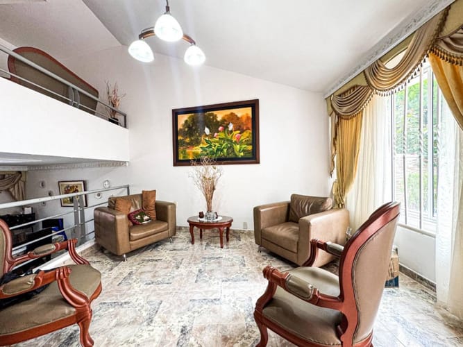 Casa de 6 alcobas en venta en La Floresta, Bucaramanga, 320 m² · foto 4 de 22