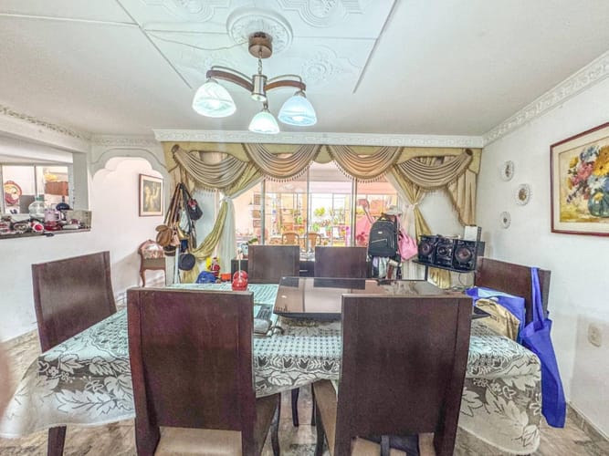 Casa de 6 alcobas en venta en La Floresta, Bucaramanga, 320 m² · foto 5 de 22