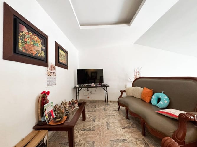 Casa de 6 alcobas en venta en La Floresta, Bucaramanga, 320 m² · foto 6 de 22